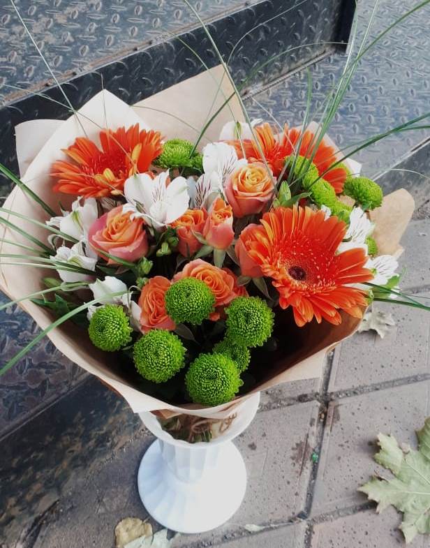 Букет цветов из: Герберы, Хризантемы, Альстромерии и Розы в Кетово