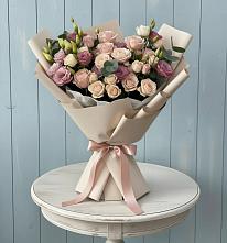 Букет цветов из:  Розы и Лизиантусы в Кетово