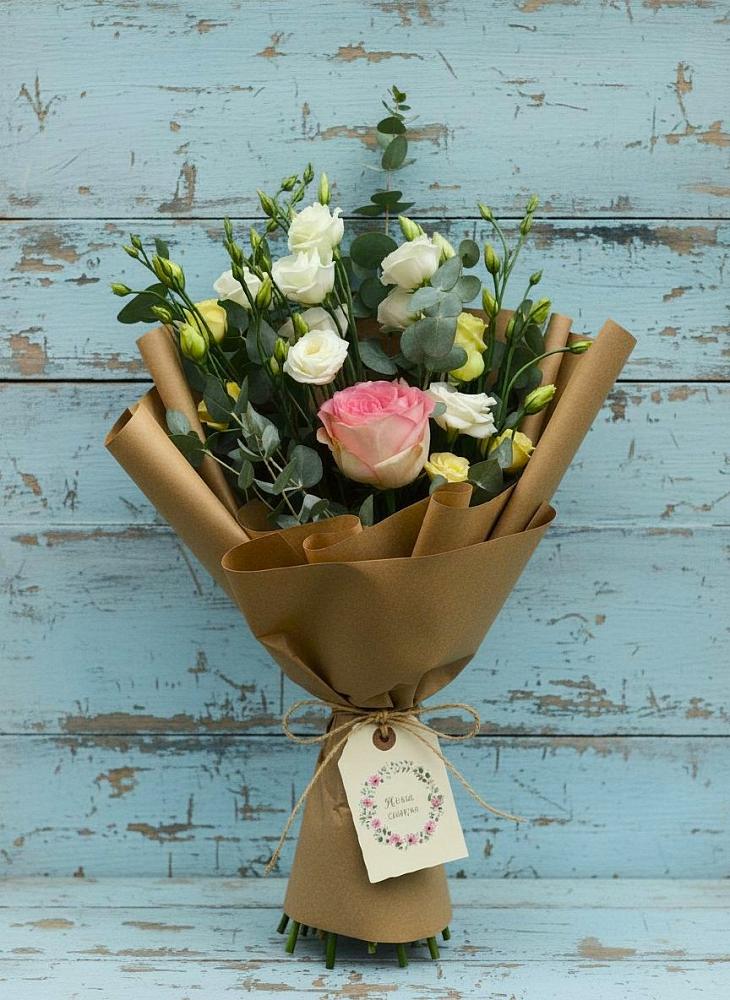 Букет цветов из: Розы и Лизиантусы в Кетово