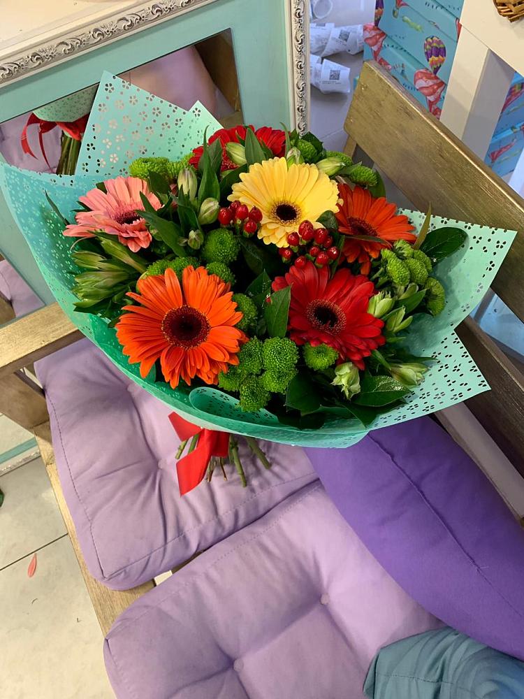 Букет цветов из: Герберы, Хризантемы и Альстромерии в Кетово