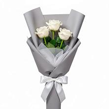 Букет 3 белые розы в Кетово