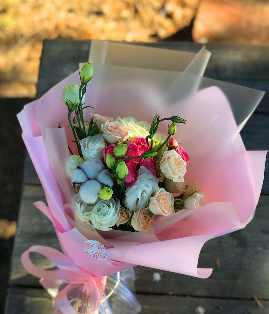 Букет цветов из: Розы и Лизиантусы в Кетово