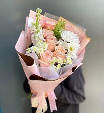 Букет цветов из:  Хризантемы и Розы в Кетово