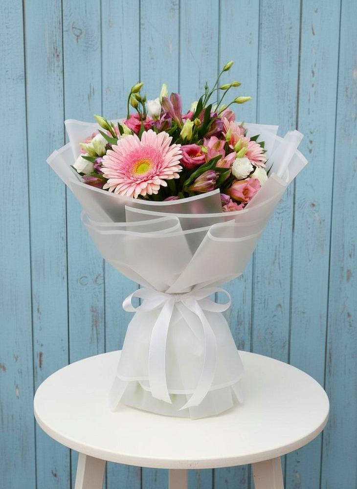 Букет цветов из: Герберы, Альстромерии и Лизиантусы в Кетово