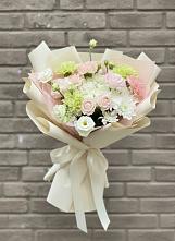 Букет цветов из:  Гвоздики, Розы, Лизиантусы и Хризантемы в Кетово