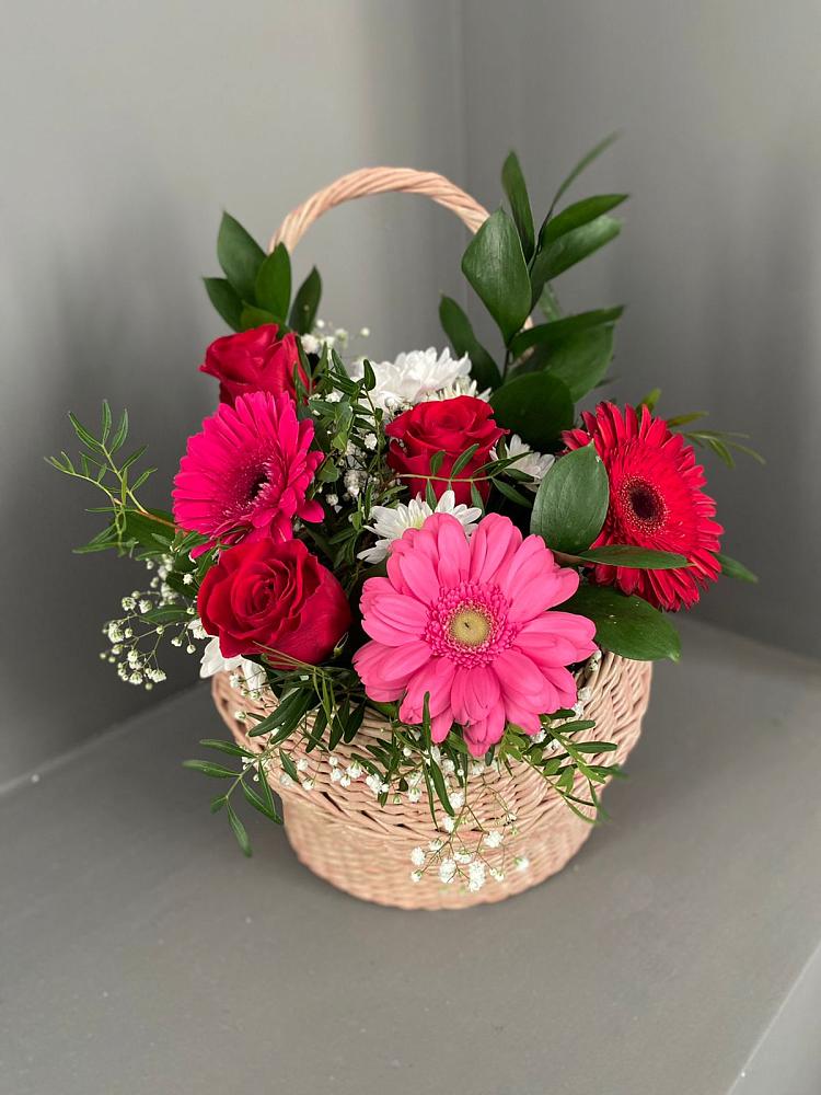 Цветочная композиция из Розы, Хризантемы и Герберы в корзине в Кетово