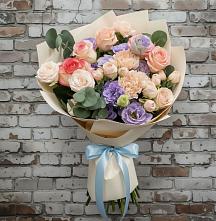 Букет цветов из:  Розы, Лизиантусы и Гвоздики в Кетово