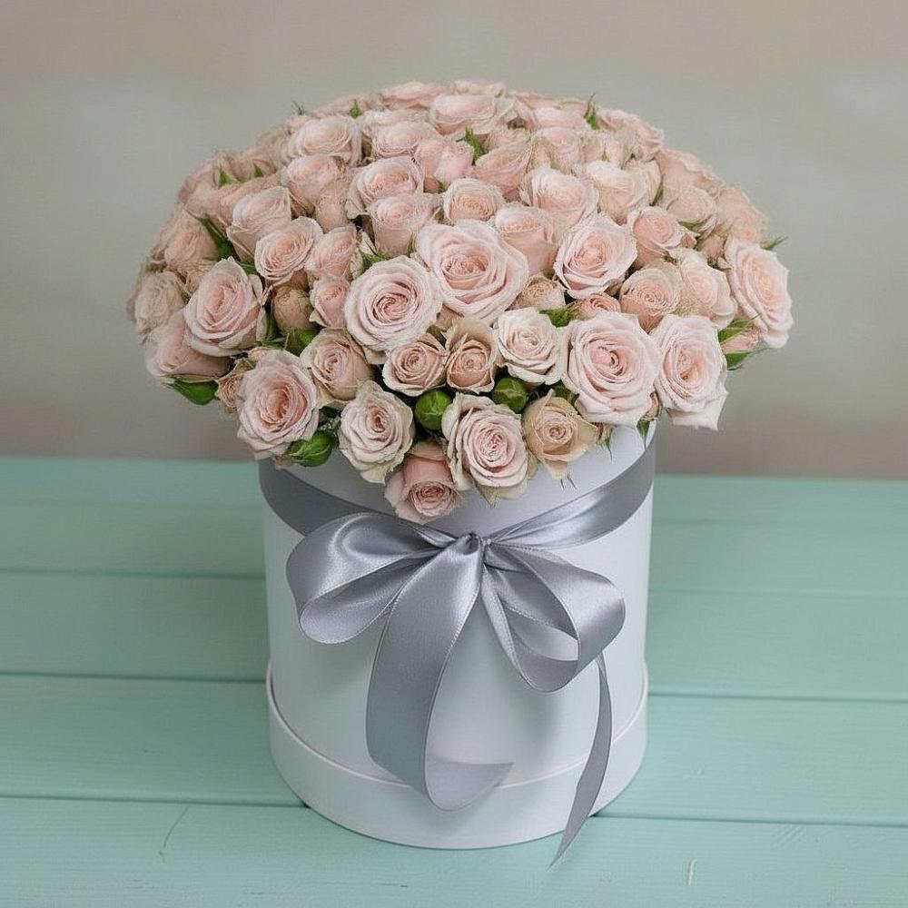 Цветочная композиция из Розы в шляпной коробке в Кетово